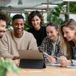 Teams am Arbeitsplatz formen: 10 bewährte Tipps